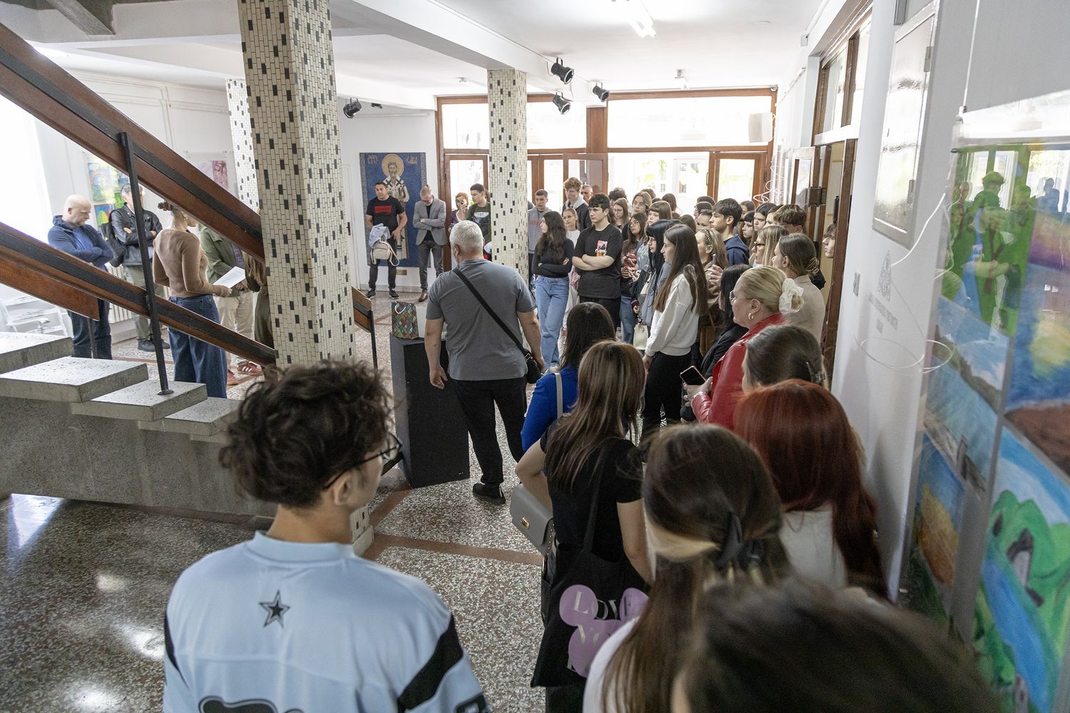 Izložba SEĆANJE U BOJAMA, galerija škole, 4 – 8. 5. 2026. &nbsp;&nbsp;[×]